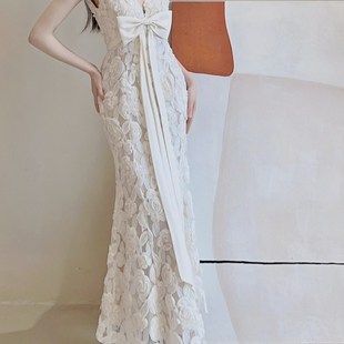 浮雕山茶设计感立体花朵气质V领收腰高级感礼服连衣裙