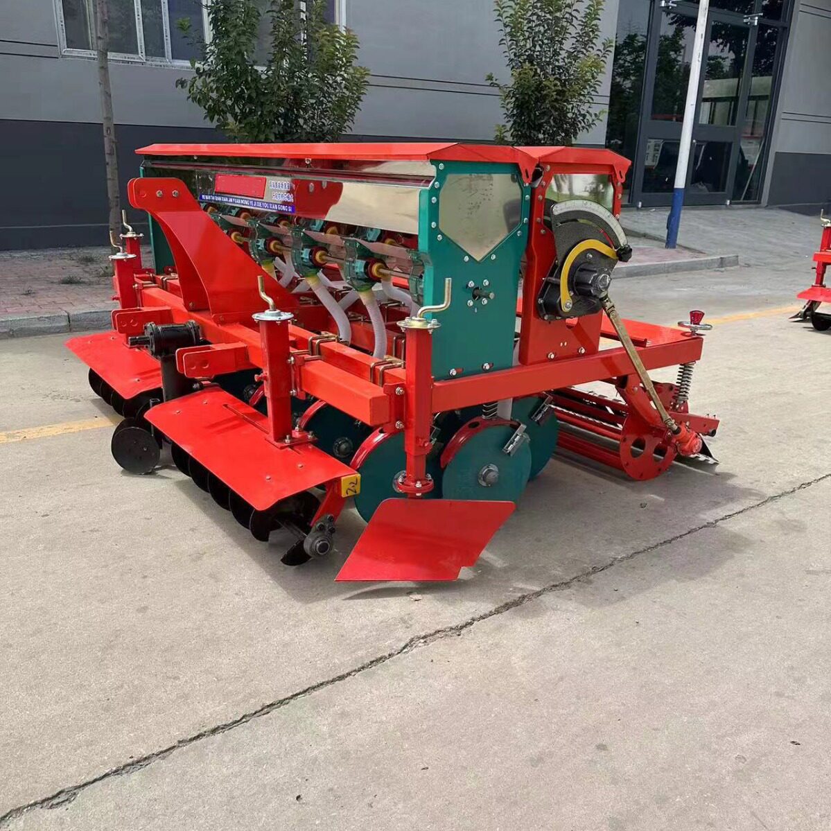 双箱种肥同播小麦施肥播种一体机旱稻油菜牧草等作物旋耕起垄播种