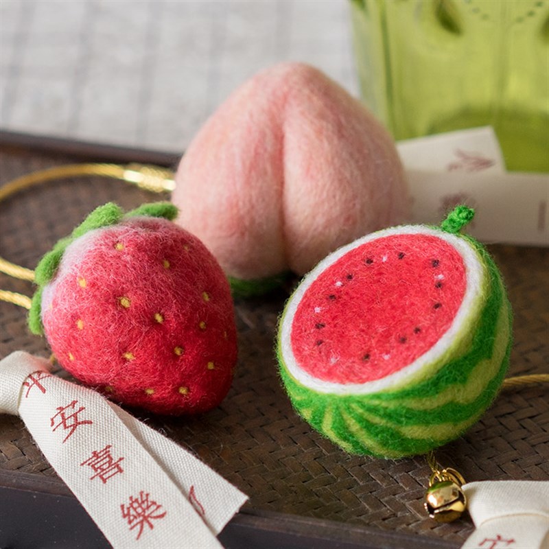 羊毛毡戳戳乐diy材料包情侣创意手工礼物M桃子草莓西瓜水果钥匙扣