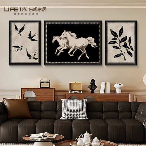 马到成功客厅装饰画高级感中古风沙发背景墙挂画法式复古三联壁画