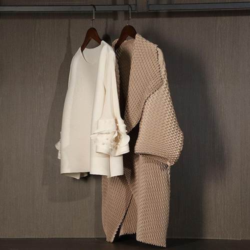 样品衣帽间配件女士礼服无障碍豪华服装设计师褶皱不对称礼服饰品