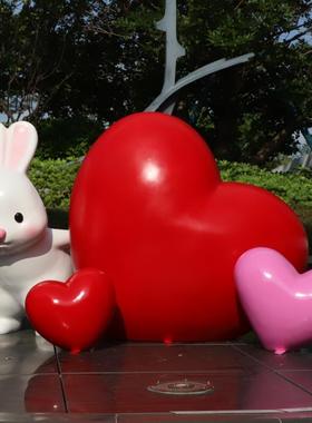 网红玻璃纤维卡通兔子雕塑幼儿园动物雕塑饰品商场陈列心装饰小玩