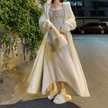 大码女装新款修身显瘦喇叭袖连衣裙202I3秋冬长款毛衣外套两件套