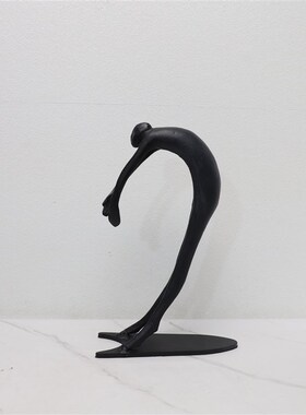 欧式创意金属弯腰人物摆件电视柜客厅玄关样板房办公室家居装饰品