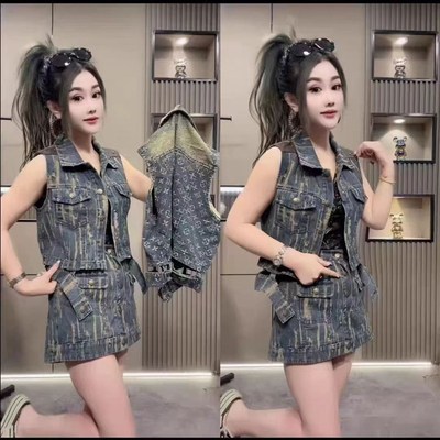 牛仔减龄套装女夏季2025新款y迷彩马甲短裤裙小个子高级感两件套