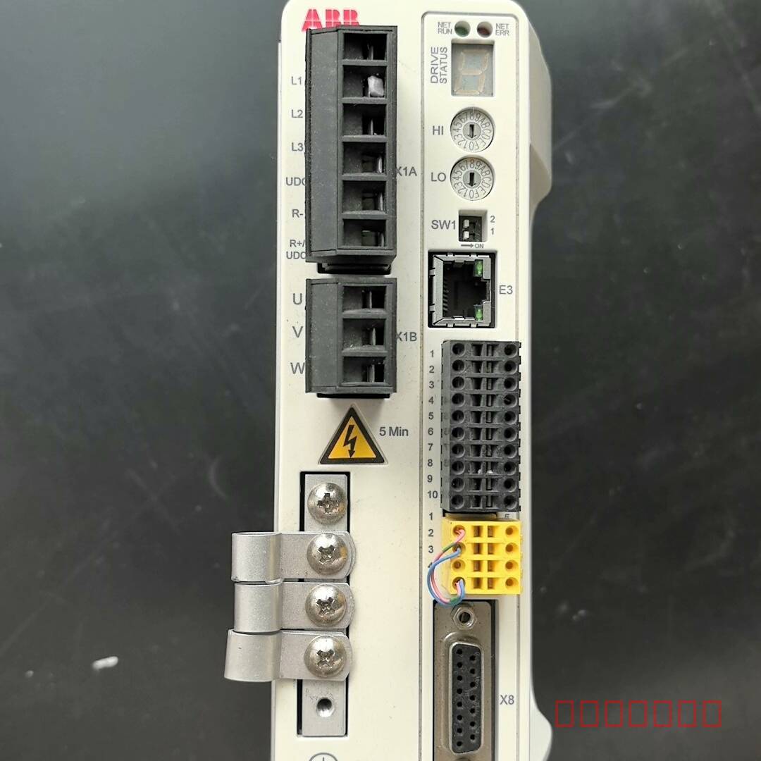 议价aBB变频器 MFE190-04UP-09A0-2+N802维修