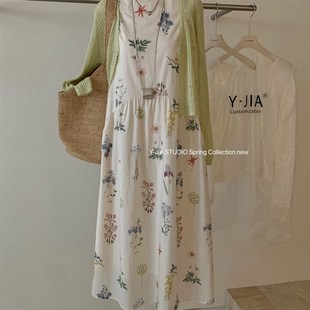 開(kāi)春穿搭一整套D針織開(kāi)衫 2025春季 女裝 碎花背心連衣裙套裝 新款 女