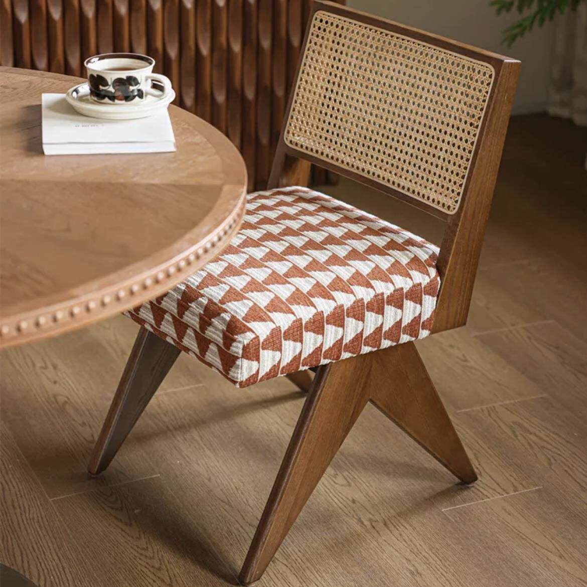 柿子生活中古风实木餐椅北欧精灵椅法式餐厅单人餐椅设计师高级感