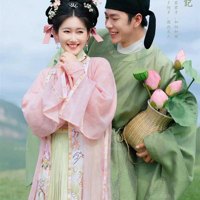 新款影楼情侣主题服装q田耕纪汉服俏皮可爱婚纱照小清新粉绿色唐