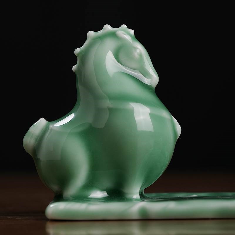 陶瓷唐马绿马小摆件 办公室y桌面手机支J架电脑书桌好物工位装饰