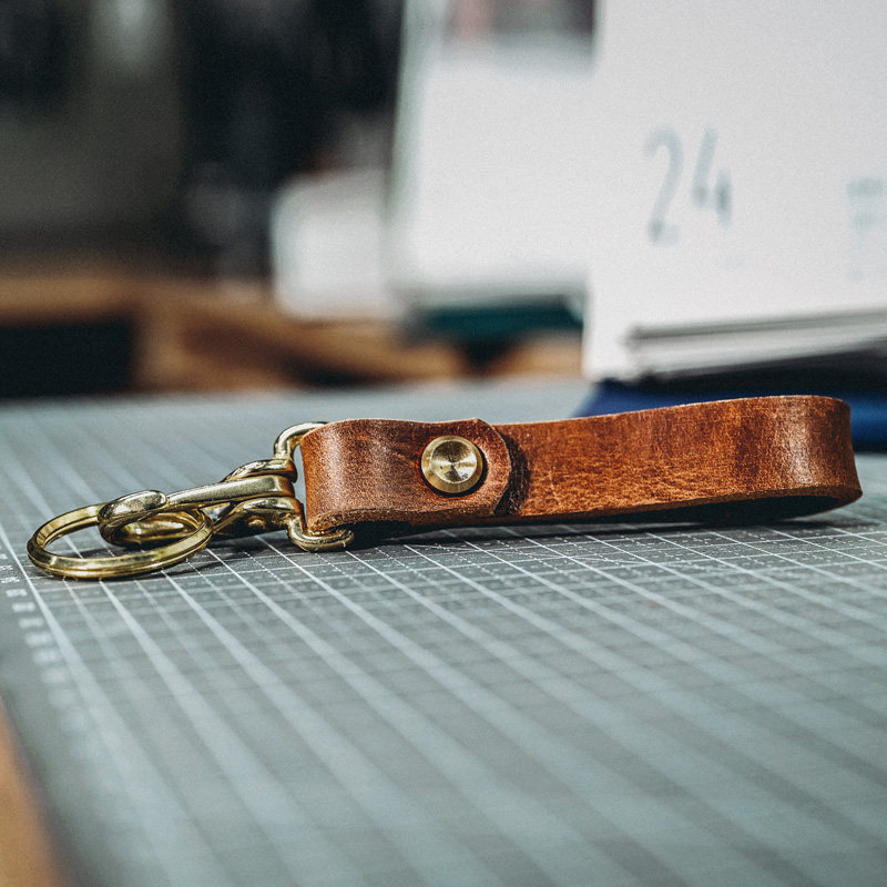 真皮手工黄铜钥匙扣纯铜头层牛皮钥匙环复古植鞣皮带扣钥匙圈