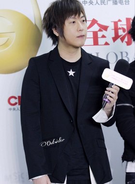 五月天阿信同款 潮牌SR星星t恤 短袖时尚休闲情侣款黑白