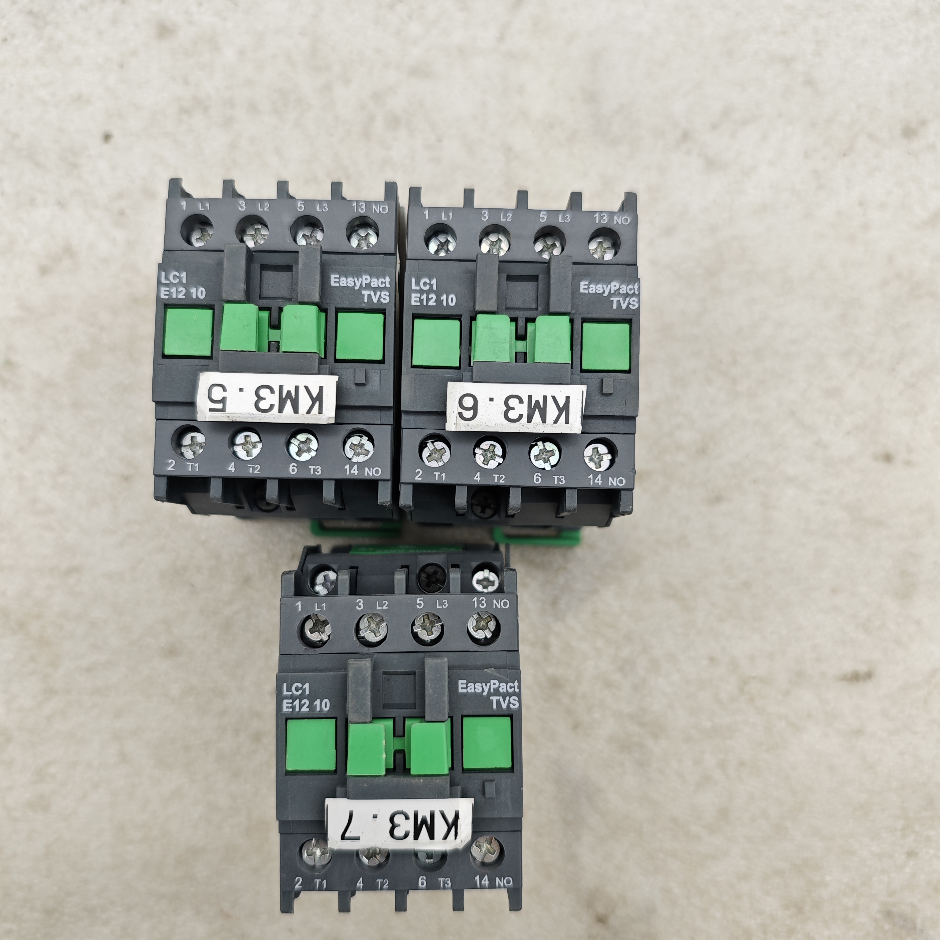 LC1E1210交流接触器schneider