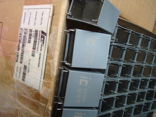 306MKB700K4S5D美国 IC MKB 700V30UF 38MM胆机高压滤波无极电容