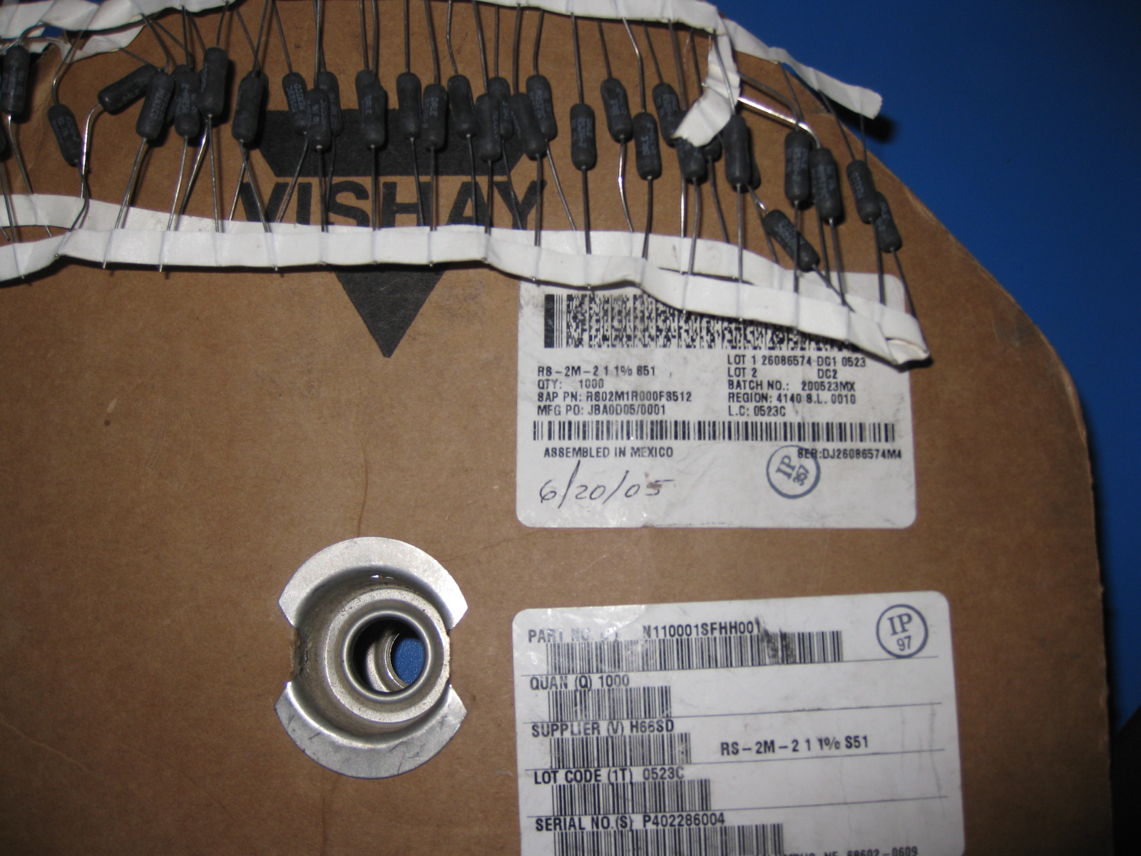 RS02M1R000FS  RS2M-2  3W 1R  线绕电阻器 美国 Vishay DALE