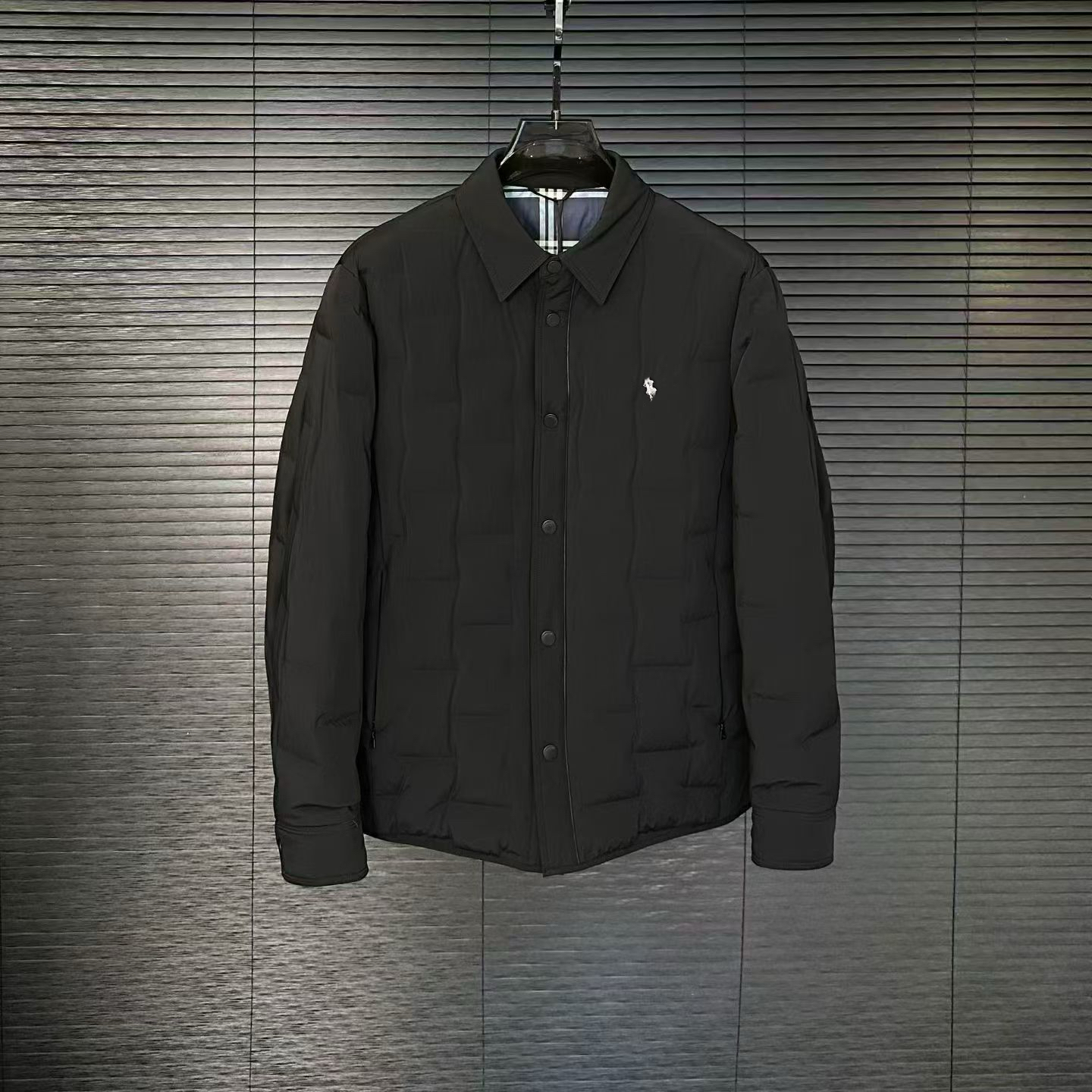 2025冬季新品翻领羽绒服外套男欧货高端马球刺绣修身简约休闲9730