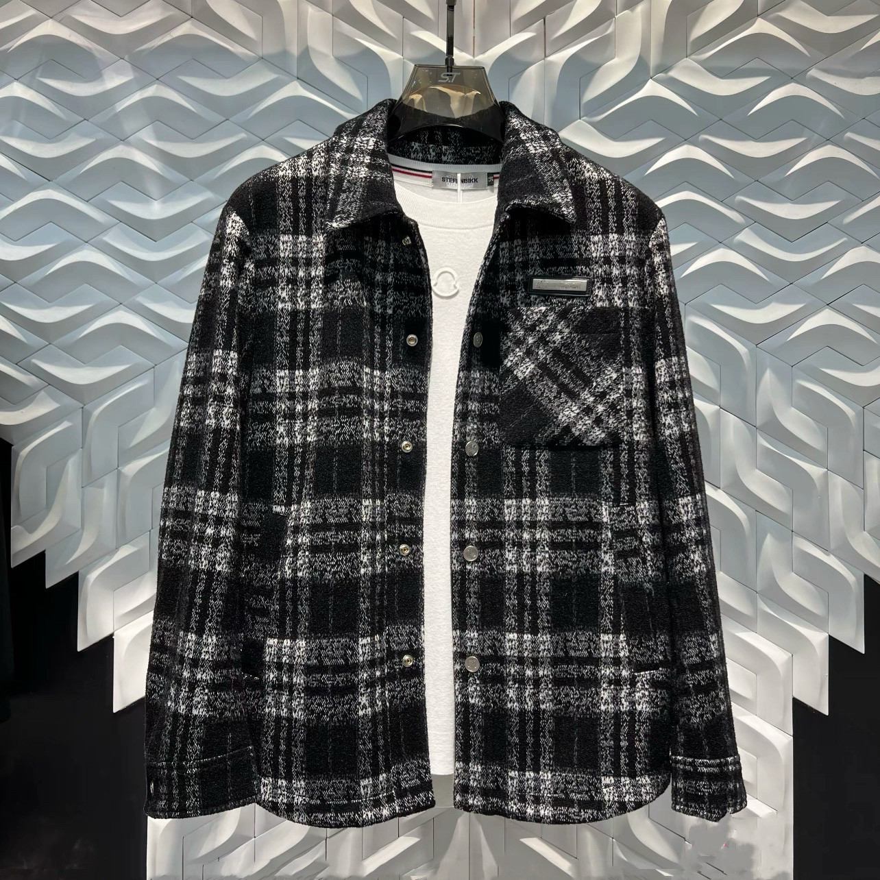 2025冬季新品衬衫式鹅绒羽绒服夹克欧货高端格子撞色修身时尚休闲