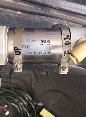 气缸型号CDG1BA40-150Z配两只D-C73