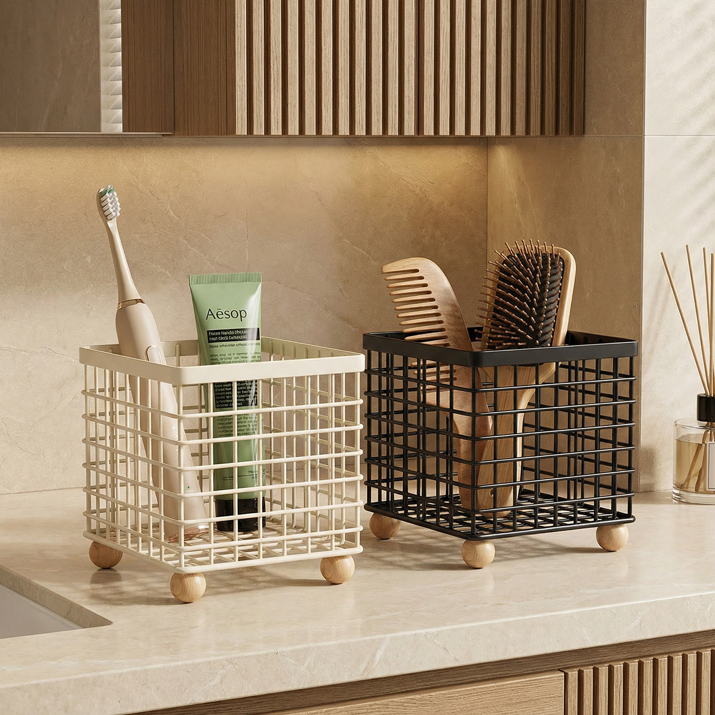 卫生间梳子置物架洗漱台电动牙刷牙膏收纳筐浴室护肤品面膜储物架