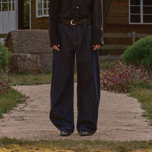 TAM TUAS 圆月 原牛弯刀郁金香结构牛仔裤《致爱洛斯的咏叹调》