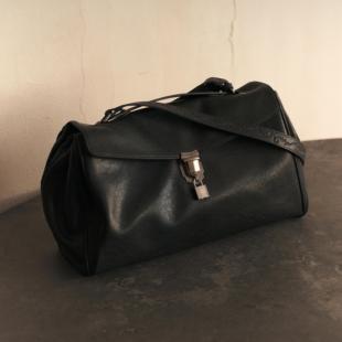 意大利进口全植鞣牛皮革盾牌锁扣罗马式 新月集 风琴包 TUAS TAM