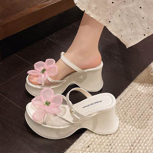 仙女风花朵9CM坡跟一字拖凉鞋