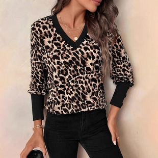 New leopard print long sleeved V-neck T-shirt women's top