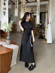 大码胖mm300斤新中式国风抽褶开叉连衣裙女夏季新设计感黑色长裙