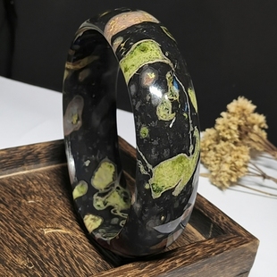 天然梅花玉手镯原矿带磁性复古安山岩女款玉石镯子61圈口