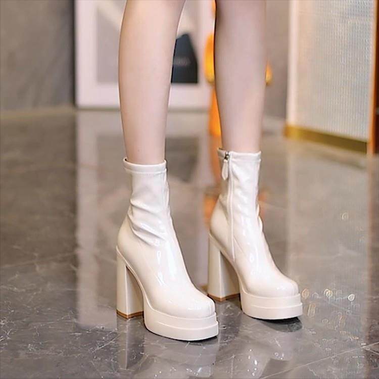 白色高跟鞋女士2025新款秋冬季粗跟方头防水台小个子中通靴短靴子