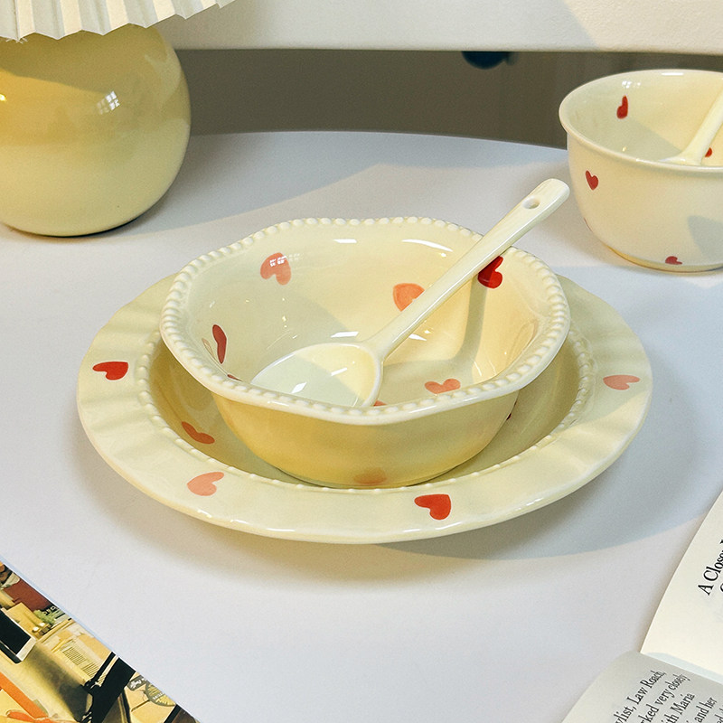 奶油风爱心一人食餐具家用陶瓷饭碗早餐酸奶碗沙拉碗碗盘碗具组合
