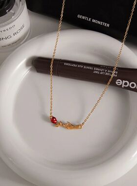 Designe Classic Fiendship Hand Necklace, Elegant Rose