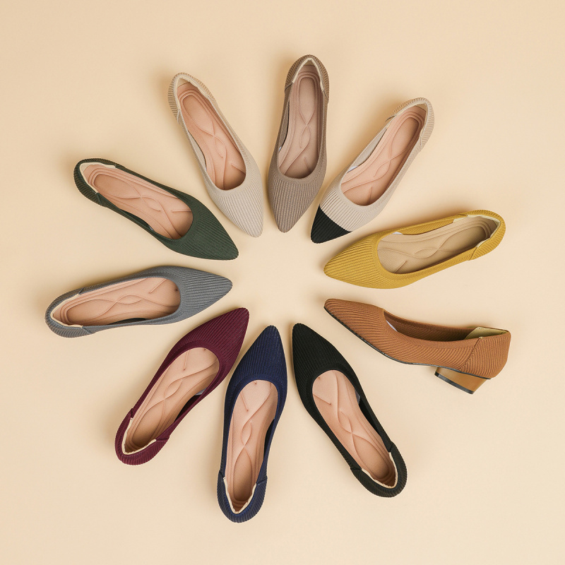 尖头浅口织物爱心粗跟休闲大码条