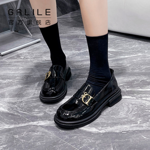 时尚 嘉俪多英伦单鞋 女2022新款 秋季 金属饰品 漆皮中口圆头乐福鞋