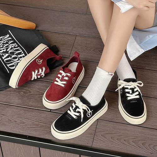 嘉俪多2024秋季新款系带休闲板鞋