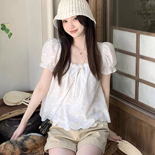 珍珍家栀子清欢肌理感温柔刺绣衬衫夏季新款法式浪漫花边圆领上衣