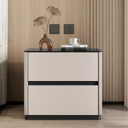 简约现代实木烤漆床头柜