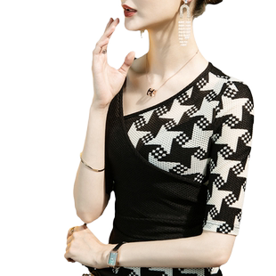 2026秋季新款斜领印花拼接设计感打底衫女蕾丝五分袖修身中袖上衣