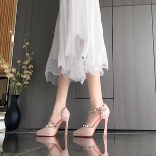 铆钉高跟婚鞋女18岁成年礼细跟尖头单鞋女米兰达绝美气质百搭玫瑰