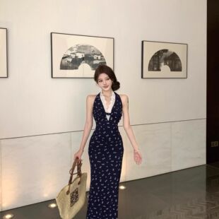 蕾丝拼接碎花v领挂脖连衣裙女夏季 藏蓝色鱼尾裙子显身材包臀长裙