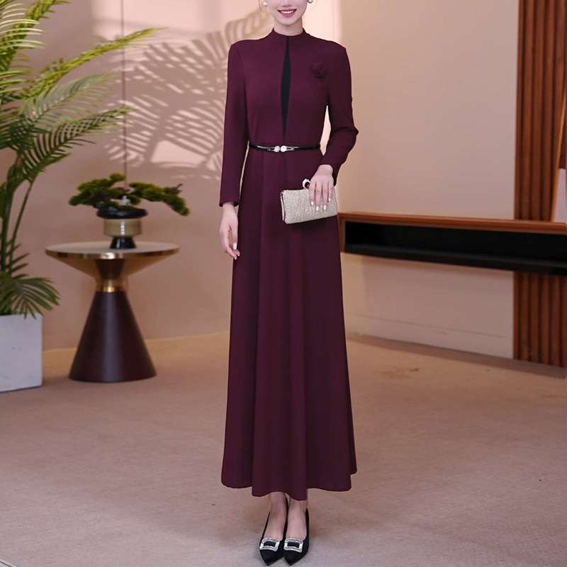 酒红色撞色立领长袖连衣裙女冬2025新款时尚气质收腰显瘦减龄长裙 - 蔚歌旗舰店出品