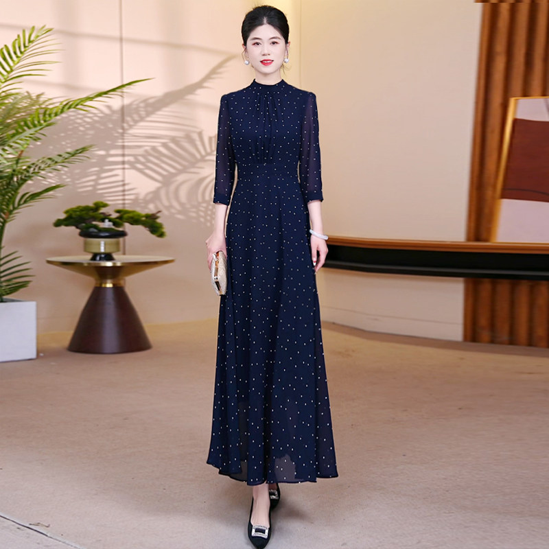 藏青色七分袖立领雪纺连衣裙2026春夏新款高级感修身显瘦度假长裙