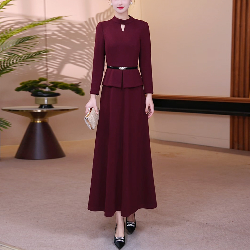 酒红色高级感连衣裙女2025冬新款气质减龄高腰显瘦A字裙过膝长裙