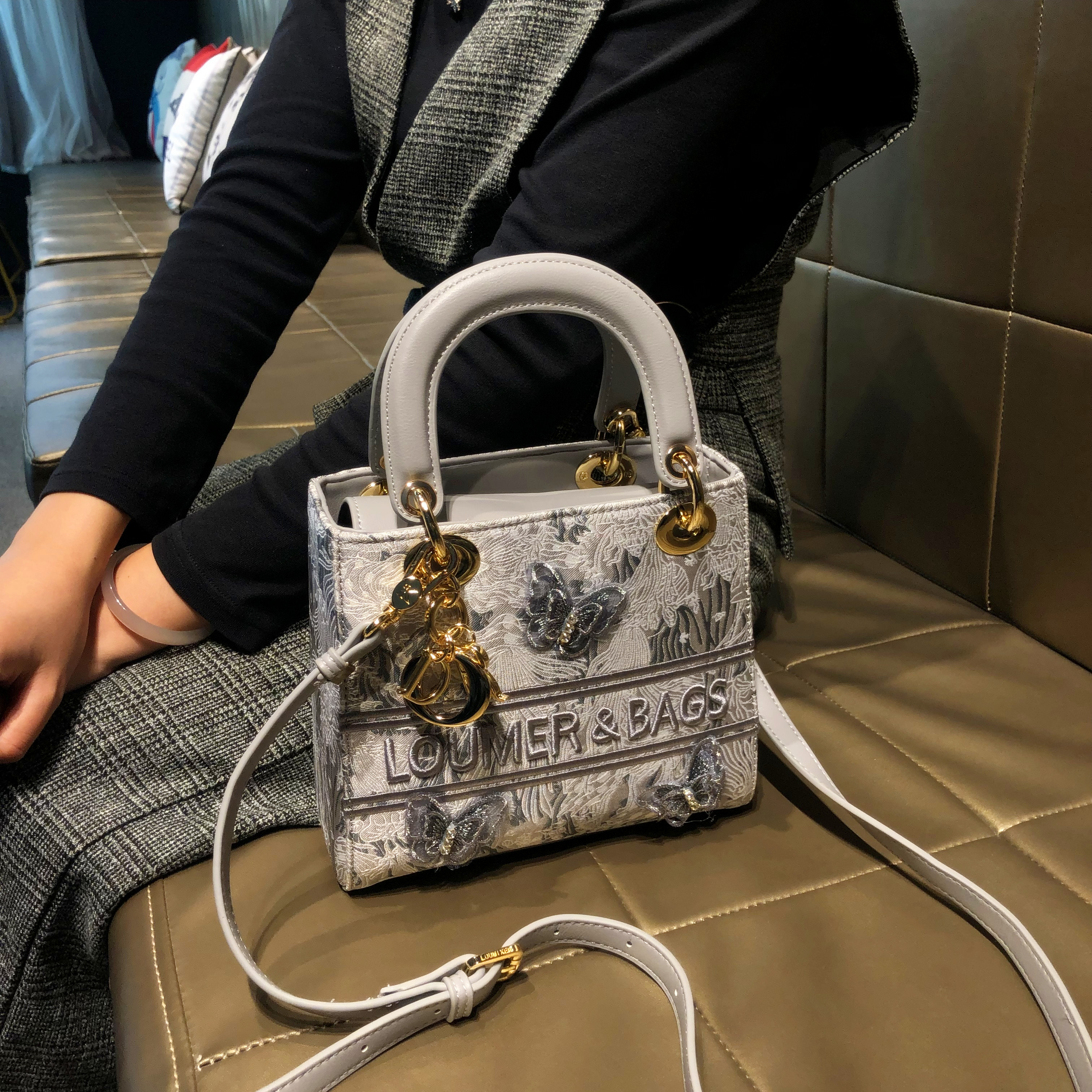 香港品牌包包2025新款中国风时尚手提小包真皮单肩斜挎戴妃包女包