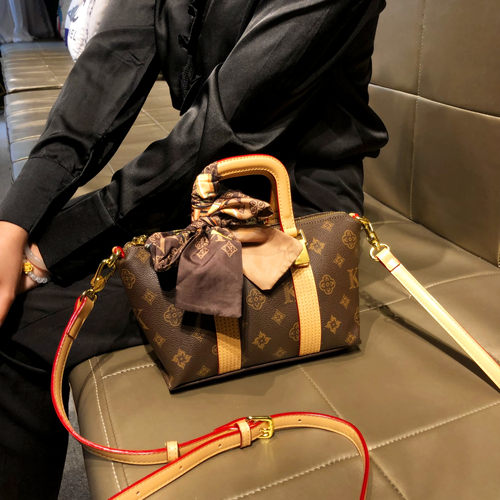 香港品牌时尚气质印花复古手提包