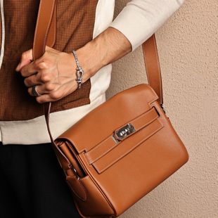 Kelly Messenger27小号邮差包，金棕色Evercolor皮，