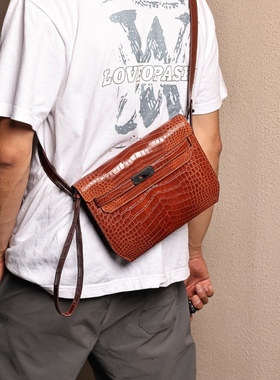 Kelly 手拿包，棕红色鳄鱼皮，黑色扣，实拍现货。