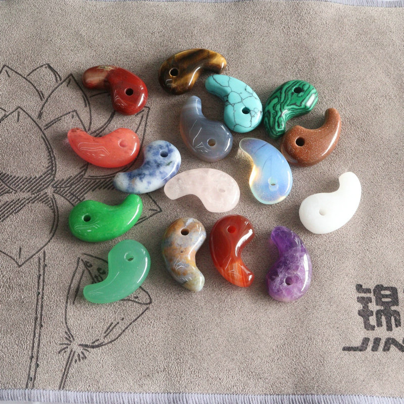 天然水晶玛瑙30*18孔3mm勾玉吊坠 动漫阴阳师大天狗周边手串饰品