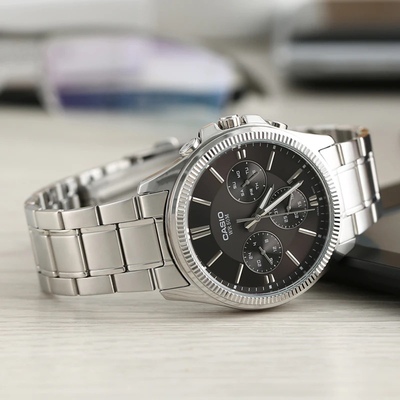 Casio卡西欧大表盘简约时尚防水潮流商务三眼石英男士手表MTP1375