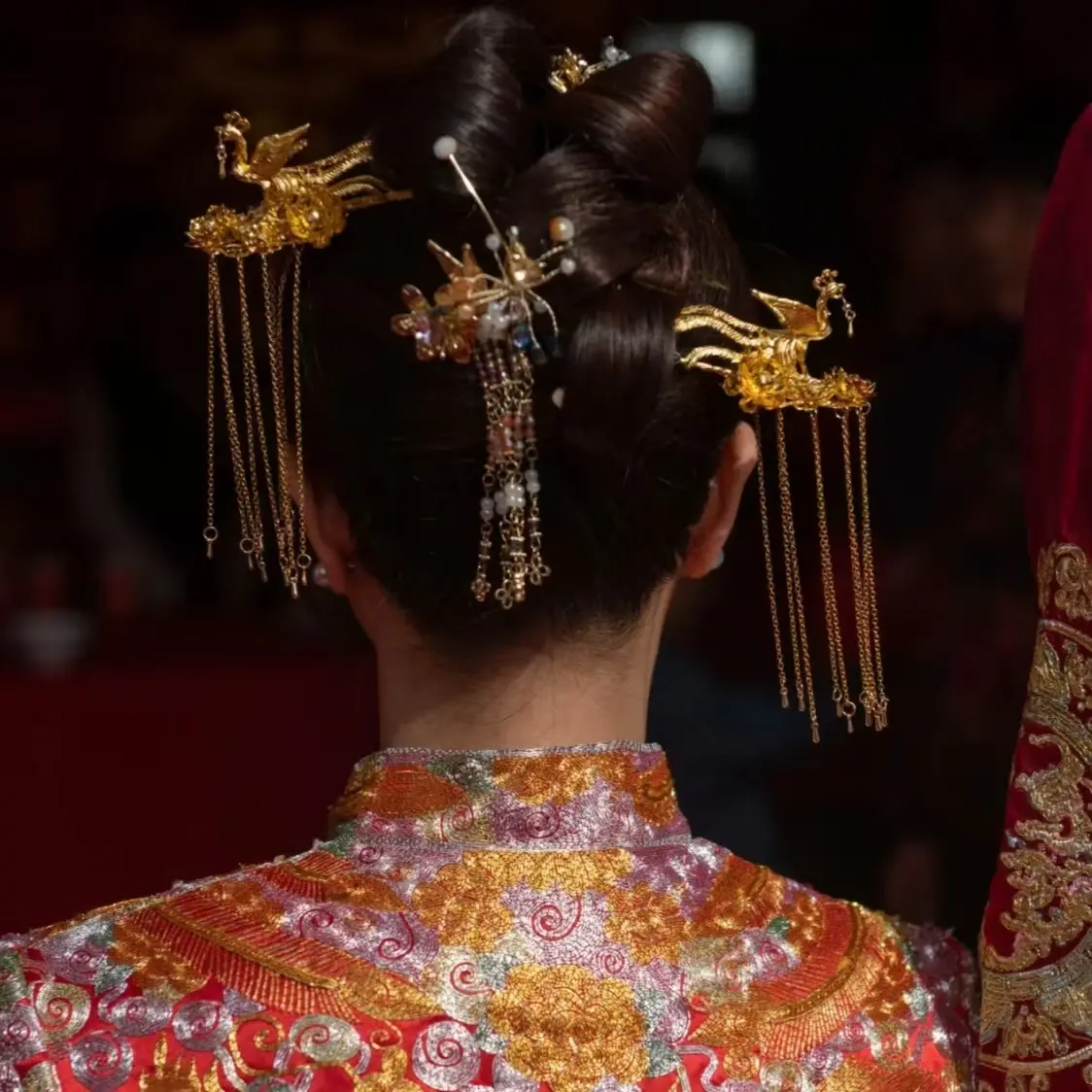 金色凤凰流苏发钗步摇龙凤褂秀禾服新娘头饰中式婚礼结婚发饰品